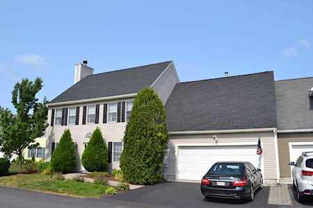 174 Clear Pond Dr #174 Walpole, MA 02081