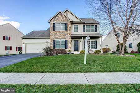 83 Bloomfield Dr Ephrata, PA 17522