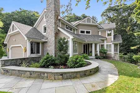1 Glen Oak Dr #1 Wayland, MA 01778