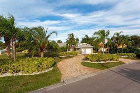 2300 Bayshore Dr Belleair Beach, FL 33786