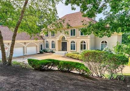 377 Far Reach Road Westwood, MA 02090