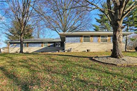 1315 Crest Ct Plainfield, IN 46168