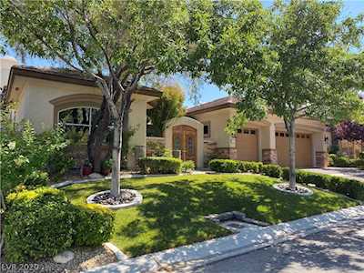 9813 Queen Charlotte Dr Las Vegas, NV 89145