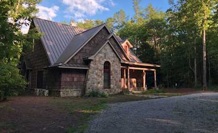 1384 Savage Highland Dr Coalmont, TN 37313
