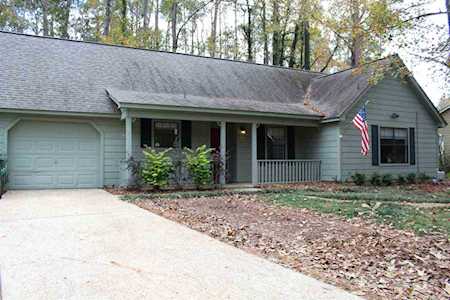 8227 Chickasaw Trl Tallahassee, FL 32312