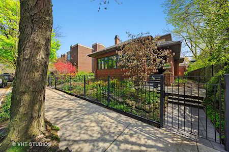 819 W Castlewood Terrace Chicago, IL 60640