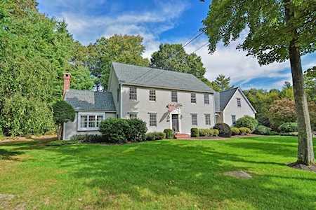31 Homeward Ln Walpole, MA 02081
