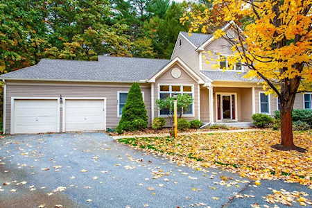 11 Hawthorne Lane #11 Bedford, MA 01730