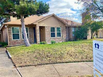 2806 London Court Euless, TX 76039