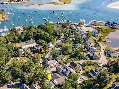 24 Leonard Street Gloucester, MA 01930