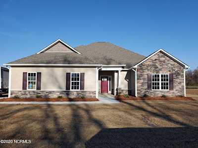 495 Flip Flop Lane Grimesland, NC 27837