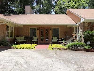 3681 Sawanee Dr Marietta, GA 30062