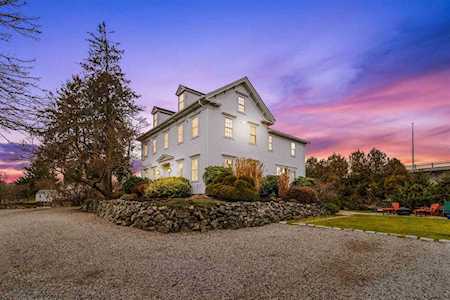 250 Northwest St #2 Portsmouth, NH 03801