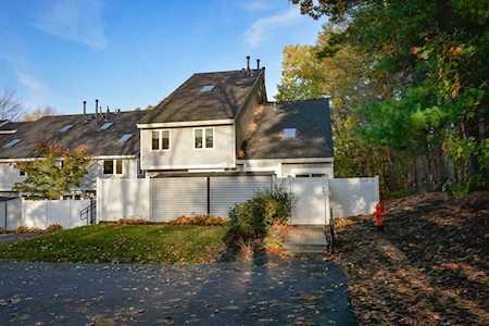 19 Meadow Pond Dr #G Leominster, MA 01453