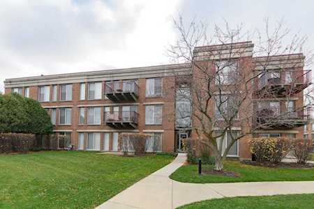 402 Kelburn Rd #122 Deerfield, IL 60015