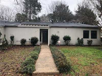 7915 Horse Chestnut Ln Charlotte, NC 28277