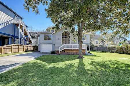 903 Elm Rd Clear Lake Shores, TX 77565