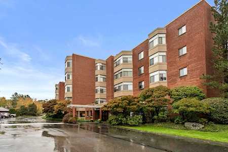99 Florence St #40-4A Newton, MA 02467