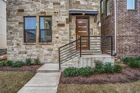 8227 Folcroft Lane Dallas, TX 75231
