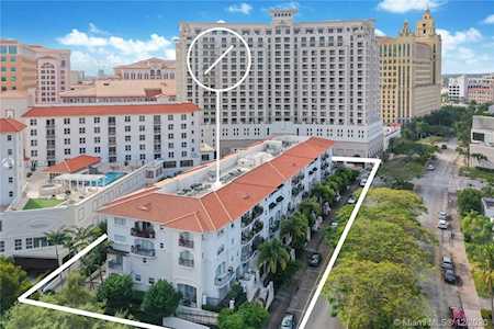 50 Alhambra Cir #106 Coral Gables, FL 33134
