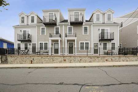 27 Howland St #7 Plymouth, MA 02360