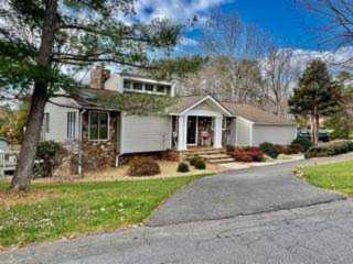 60 Bay Breeze Penhook, VA 24137