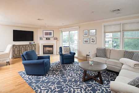 29 Maple St #E Canton, MA 02021
