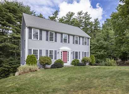 8 Sage Cir Middleboro, MA 02346