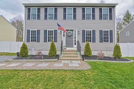 985 Dighton Woods Cir Dighton, MA 02715