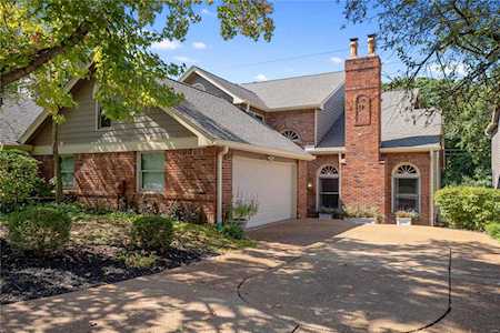 14379 Cedar Springs Dr Town And Country, MO 63017