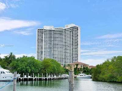 1000 W Island Blvd #2511 Aventura, FL 33160