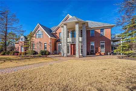 1813 Highlands Landing Edmond, OK 73013