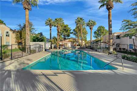 8452 Boseck Dr #214 Las Vegas, NV 89145