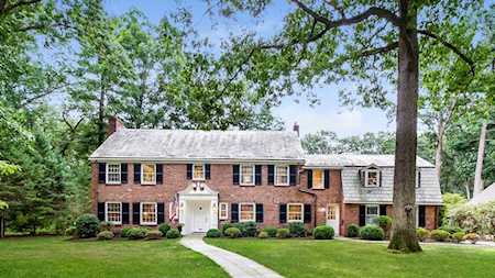 77 E Greenwich Rd Longmeadow, MA 01106