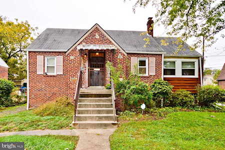 6508 Knollbrook Dr Hyattsville, MD 20783