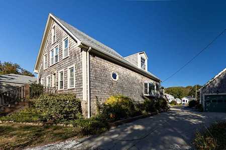25 Ivy St Fairhaven, MA 02719