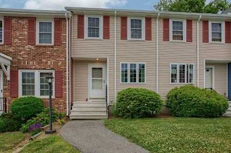 32 Fox Meadow Rd #F Leominster, MA 01453