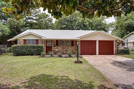 809 N Lucas Drive Grapevine, TX 76051