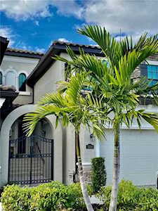 5916 Wake Forest RUN #103 Bradenton, FL 34211