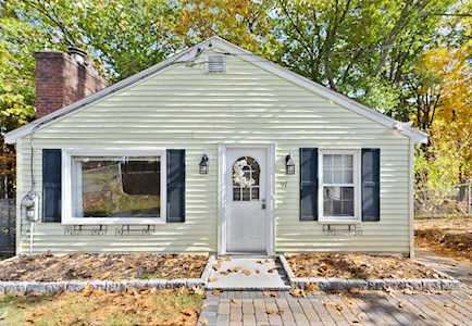 97 Upland Rd Marlborough, MA 01752