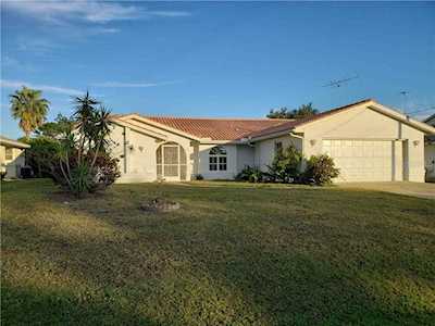 38 Broadmoor Ln Rotonda West, FL 33947