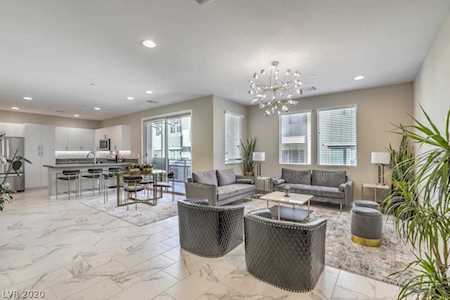 11290 Hidden Peak Ave #203 Las Vegas, NV 89135