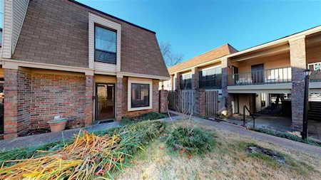 6580 S Poplar Woods Cir Germantown, TN 38138