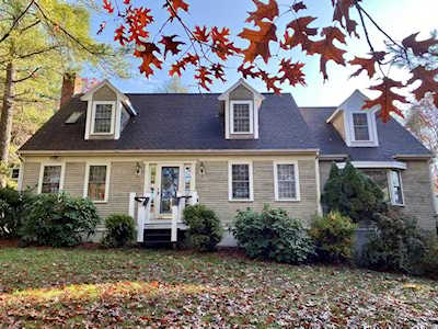 4 Deer Hill Ln Carver, MA 02330