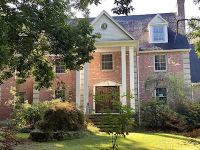 1 Donnelly Dr Dover, MA 02030