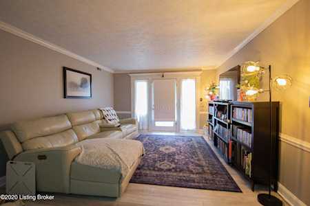6705 Gunston Ln Louisville, KY 40059
