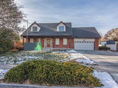 6734 S W 1645 West Jordan, UT 84084
