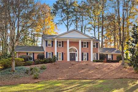 1879 Old Dominion Dr Sandy Springs, GA 30350