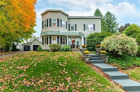 92 Putnam Rd North Andover, MA 01845