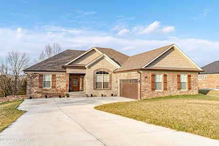290 Elk Chase Dr Taylorsville, KY 40071
